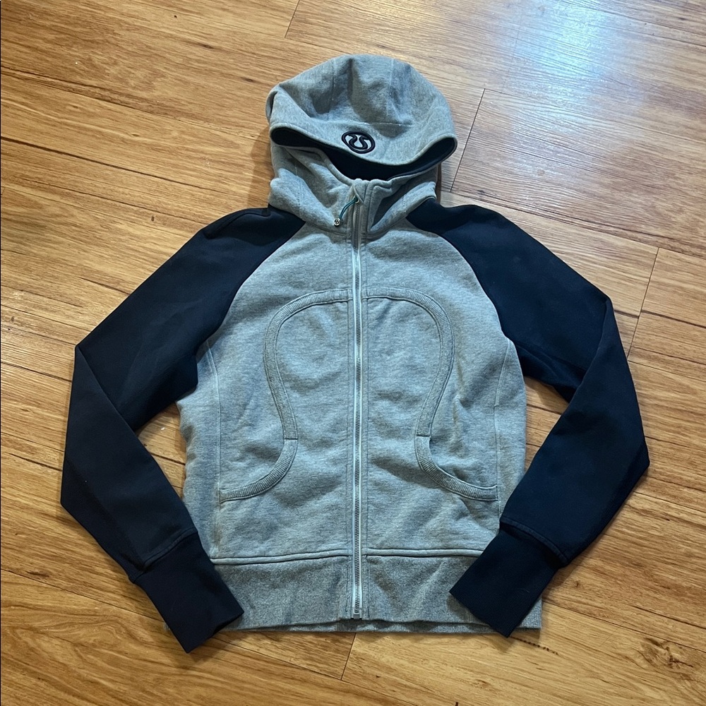lululemon athletica Gray and Black Women's Sweater